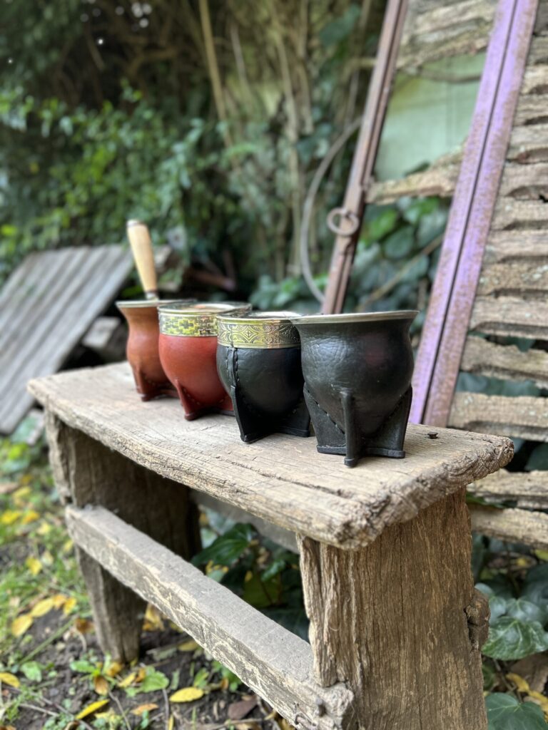 Los mates de calabaza más lindos de las sierras Tandilenses.